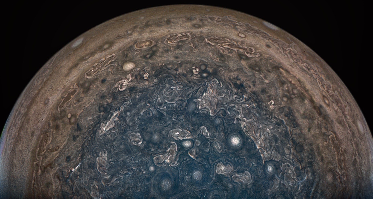 Juno Jupiter Probe Won't Move into Shorter Orbit After All